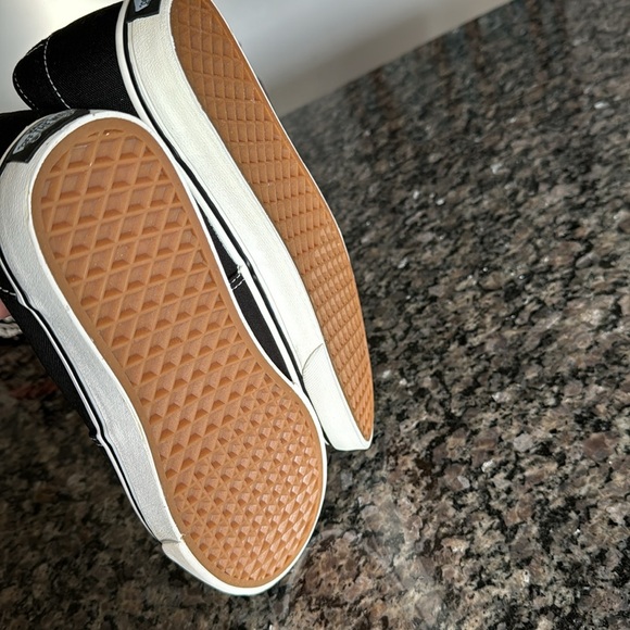 Vans off the wall unisex black/white M8.5 W10 NIB - Picture 7 of 8